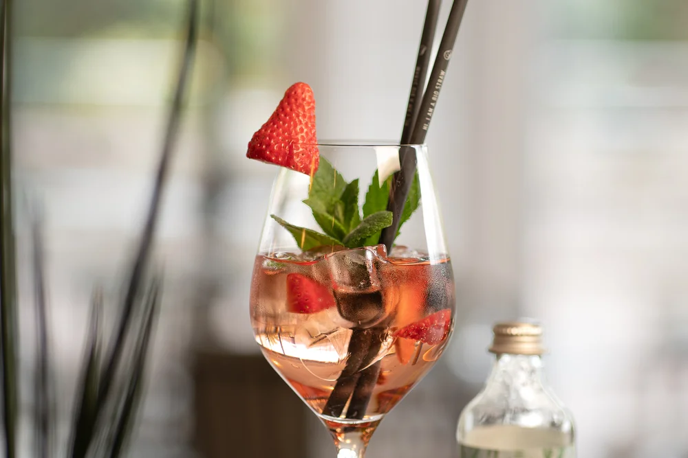 Spring drink made easy Easy spring drink Rosé Tonic