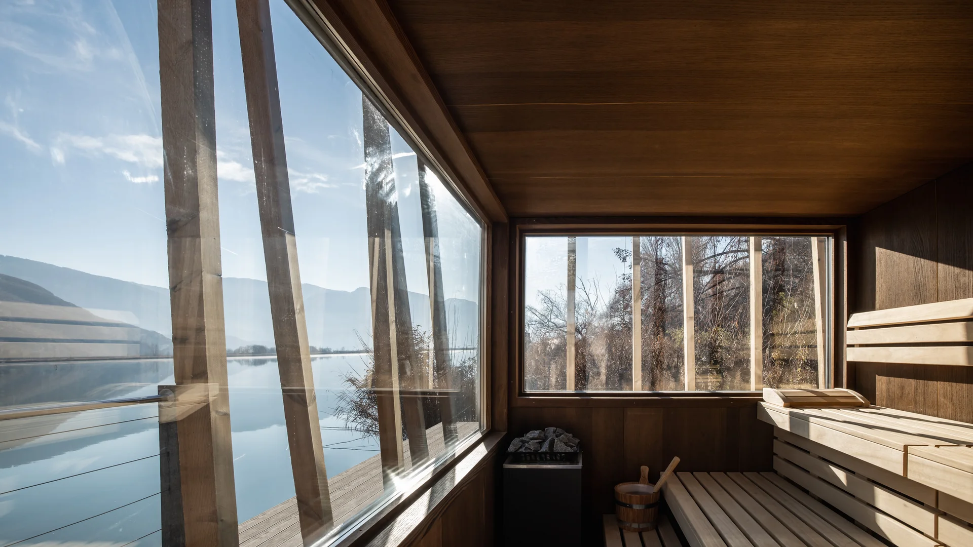 SEELEITEN Lake Spa Hotel: Ihr Wellnesshotel in Südtirol Lake Sauna am Kalterer See Hotel SEELEITEN